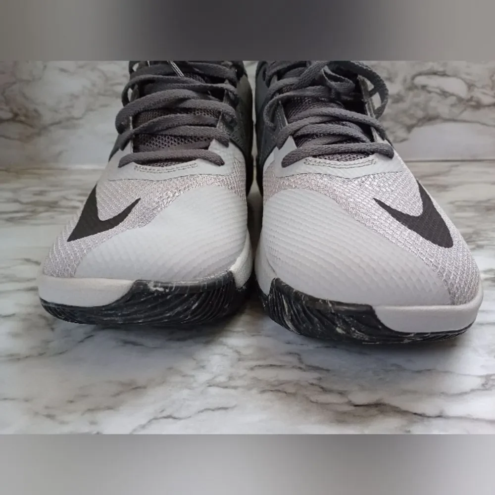 Nike Fly By II Grey/Light Grey Size 10